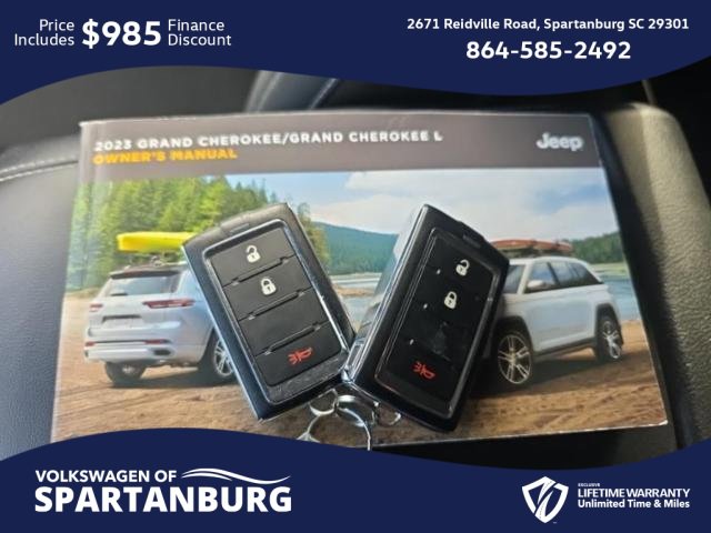 Used 2023 Jeep Grand Cherokee L Laredo image 15