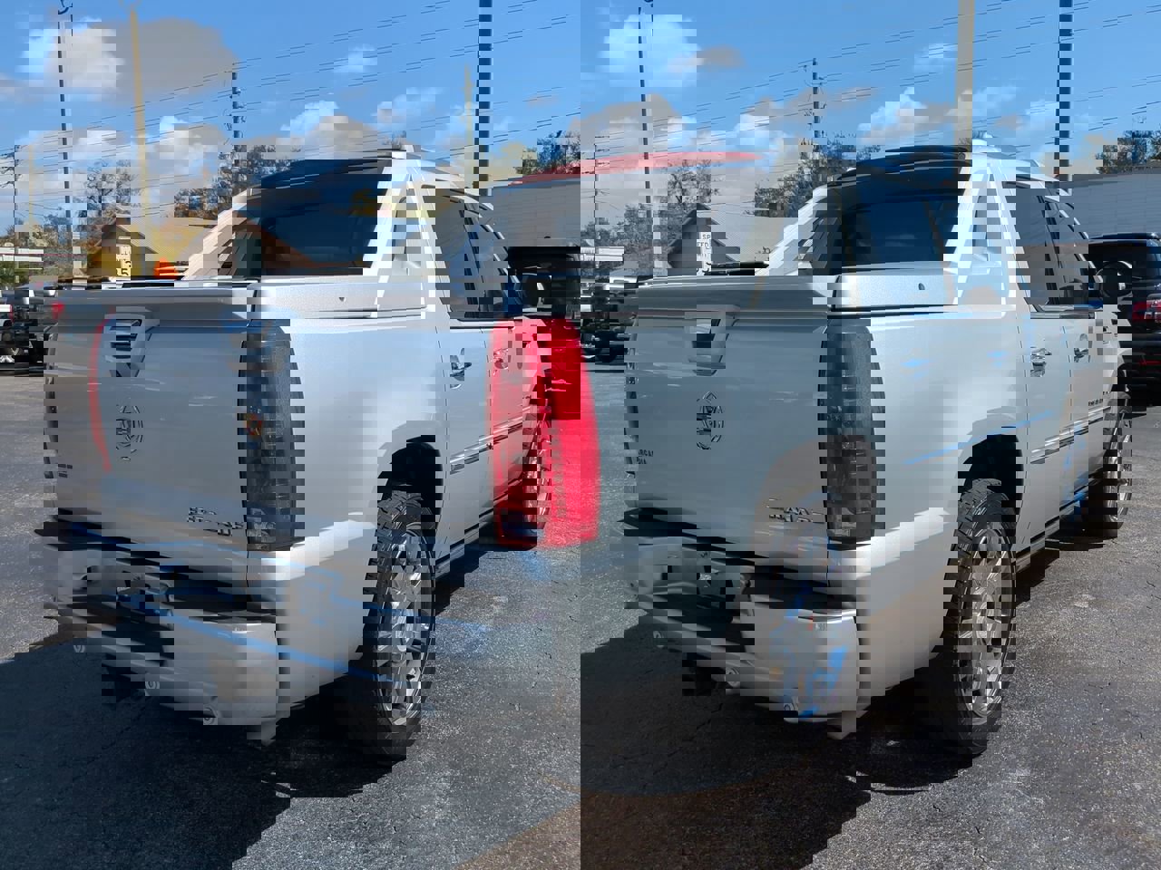 Used 2013 Cadillac Escalade EXT Premium image 4