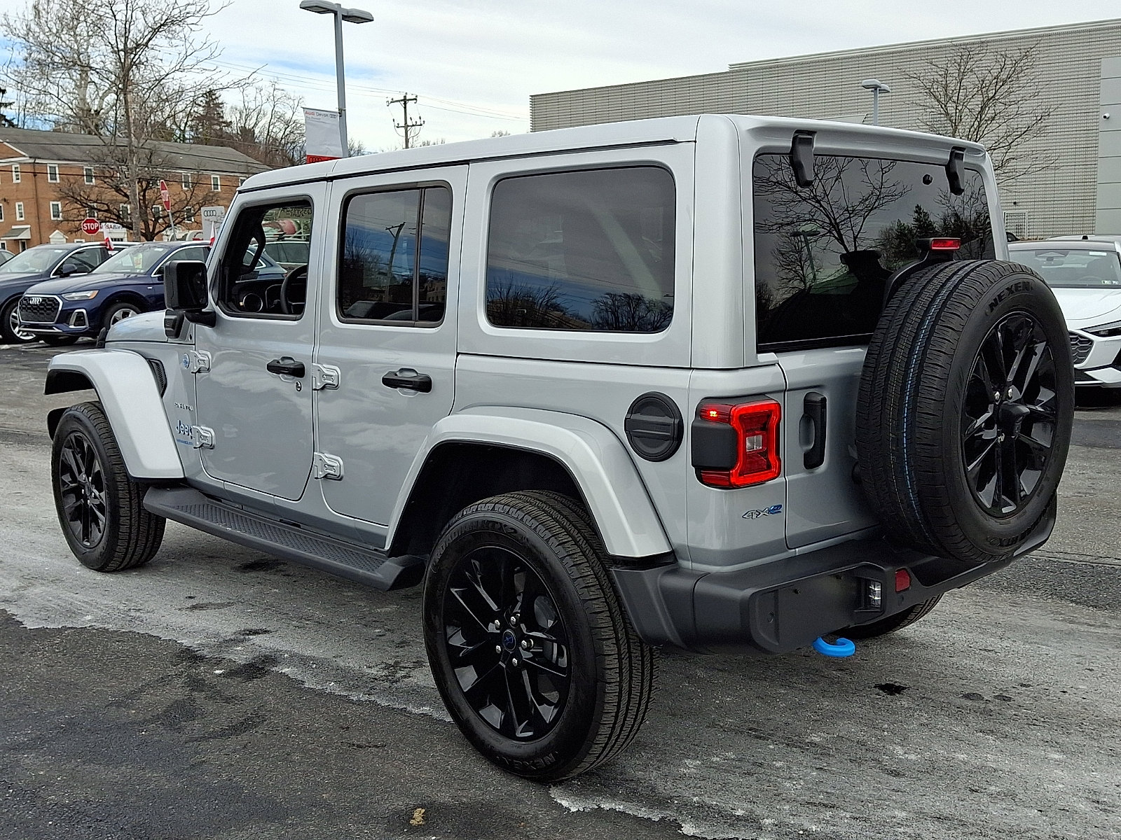 Used 2024 Jeep Wrangler Sahara w/ Safety Group image 4