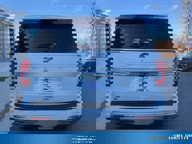 Used 2024 Ford Expedition XLT image 7