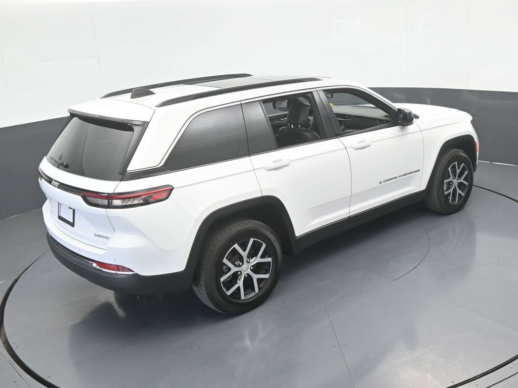 Used 2024 Jeep Grand Cherokee Limited RWD image 57