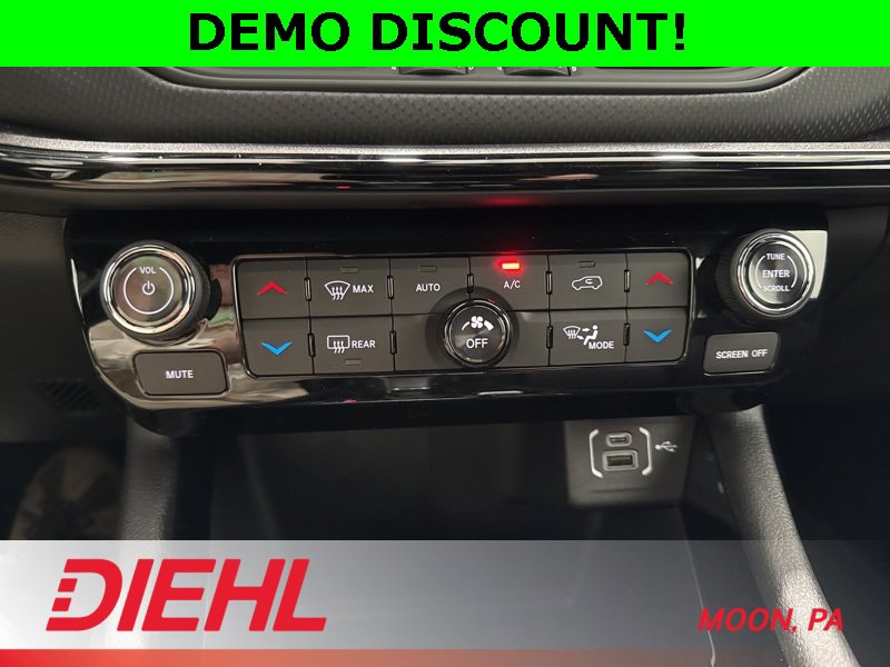 New 2026 Jeep Compass Limited image 30