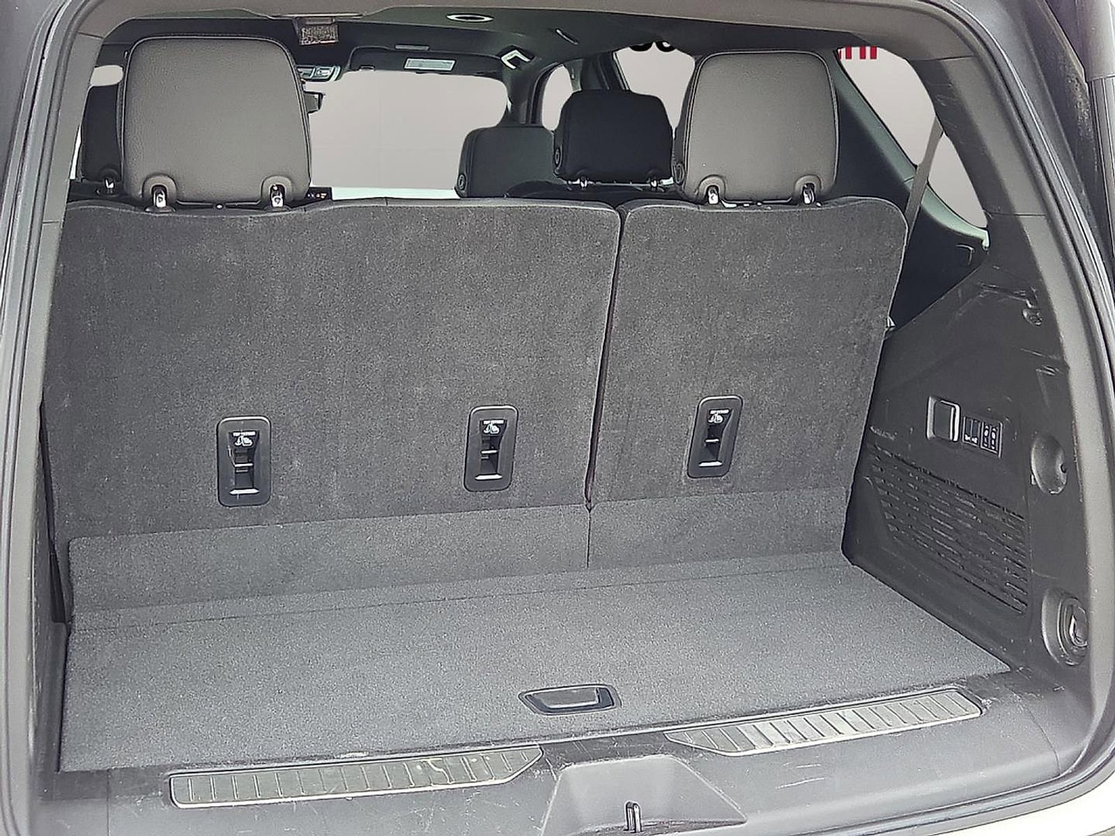 Used 2025 GMC Yukon Denali image 8