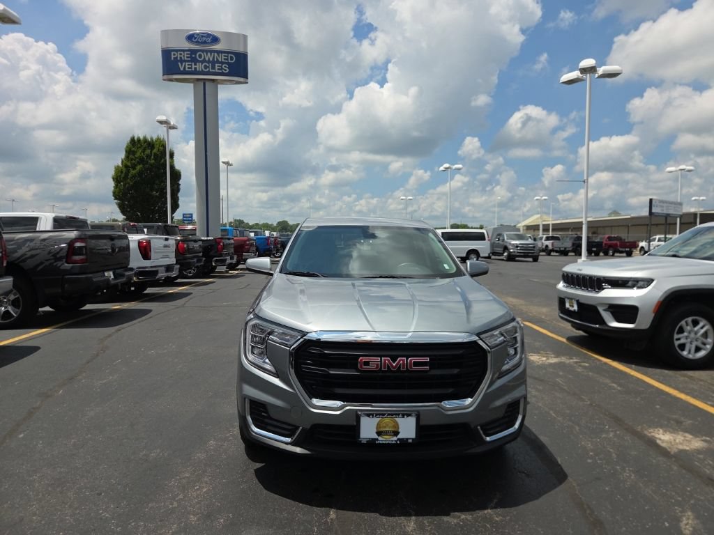 Used 2024 GMC Terrain SLE AWD/4WD image 8