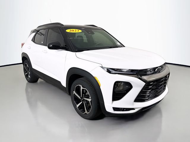 Used 2023 Chevrolet TrailBlazer RS FWD image 1