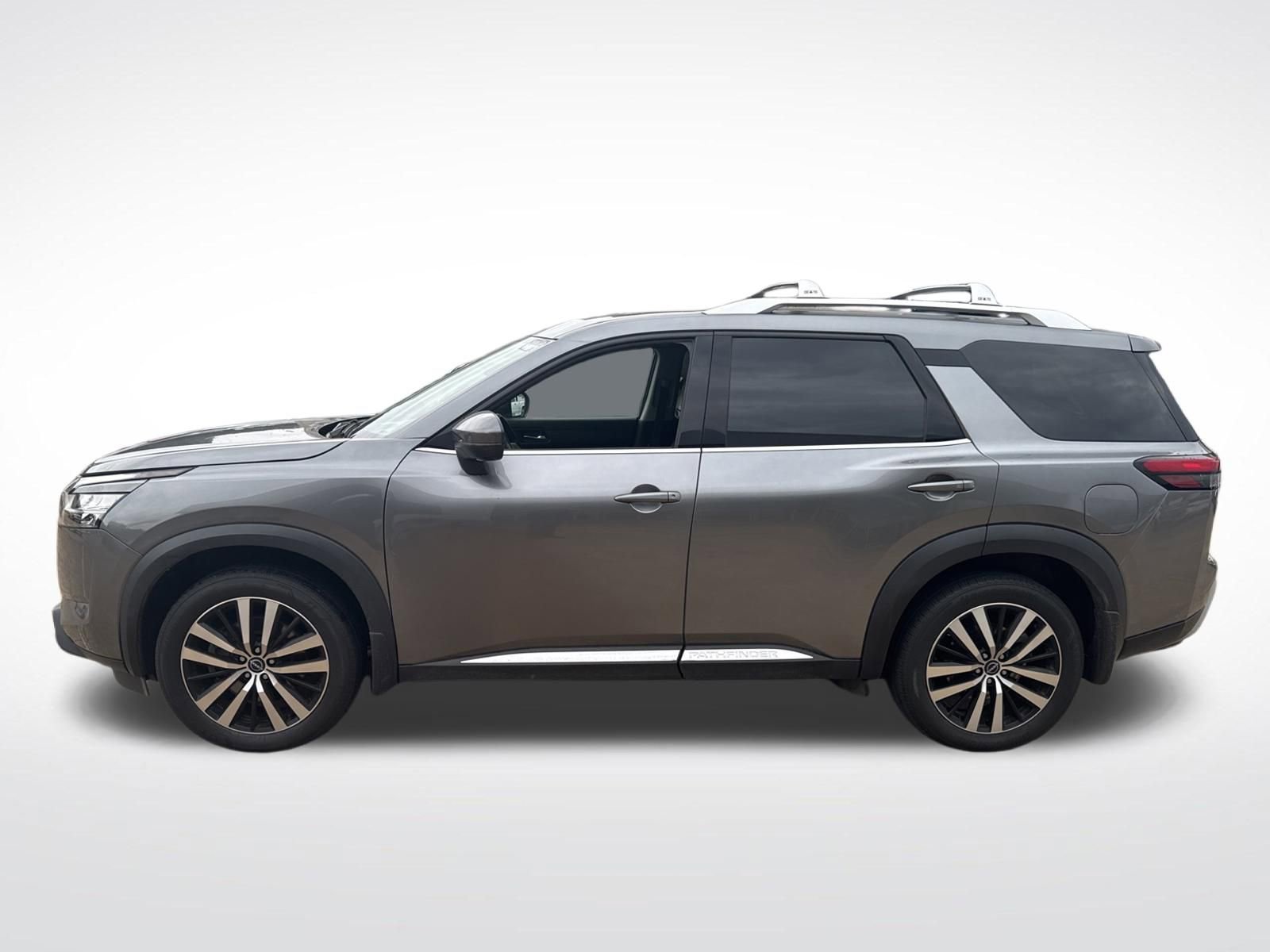 Used 2023 Nissan Pathfinder Platinum AWD/4WD image 2