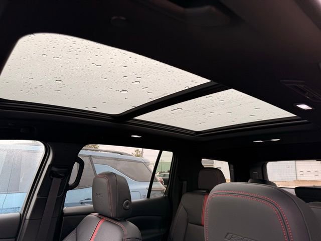 New 2026 Chevrolet Traverse RS w/ LPO, Floor Liner Package image 9