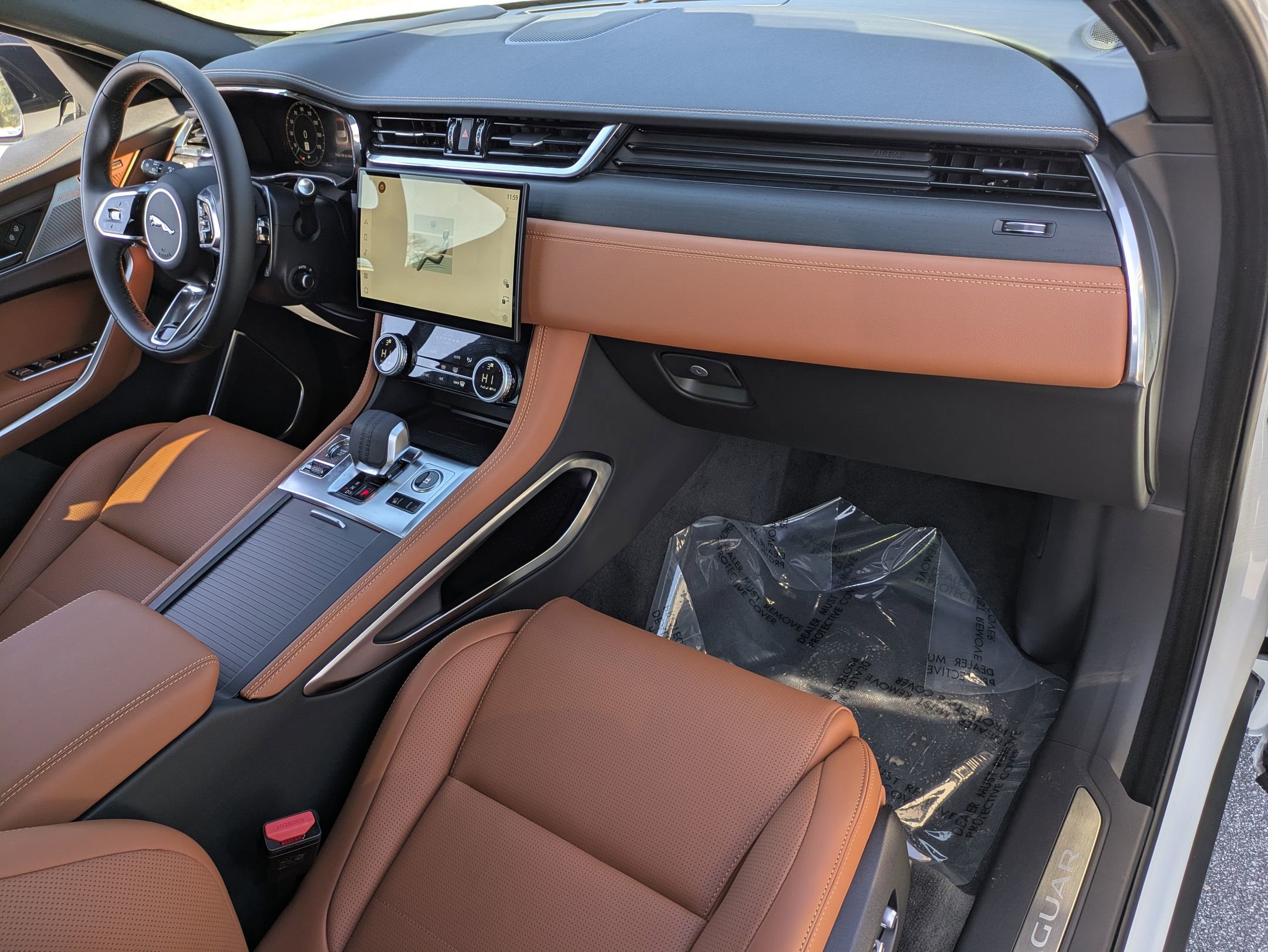 New 2026 Jaguar F-PACE R-Dynamic S image 30