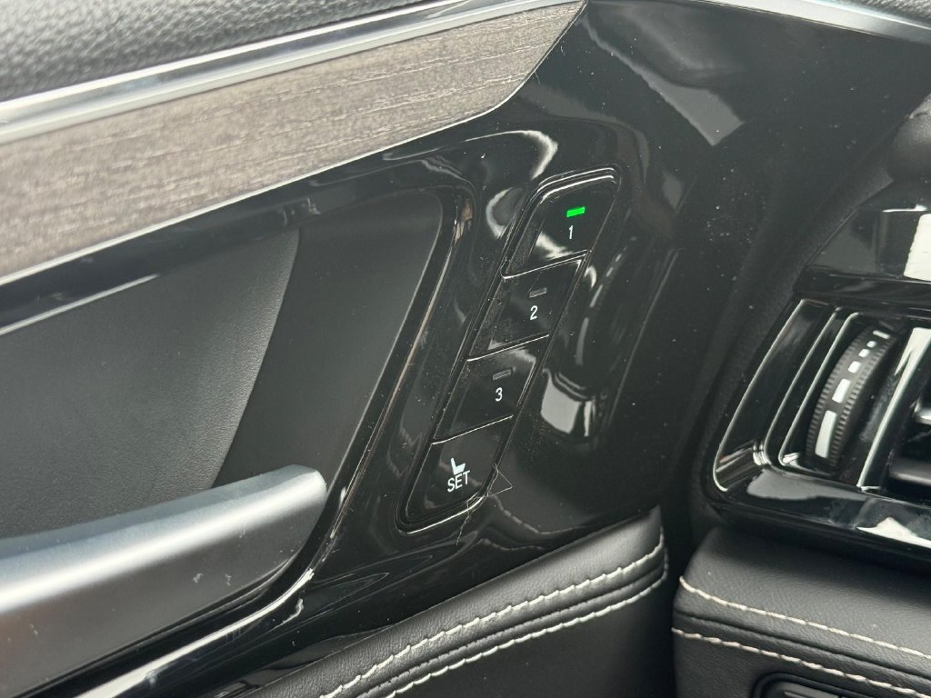 New 2026 Acura MDX w/ Advance Package AWD/4WD image 17