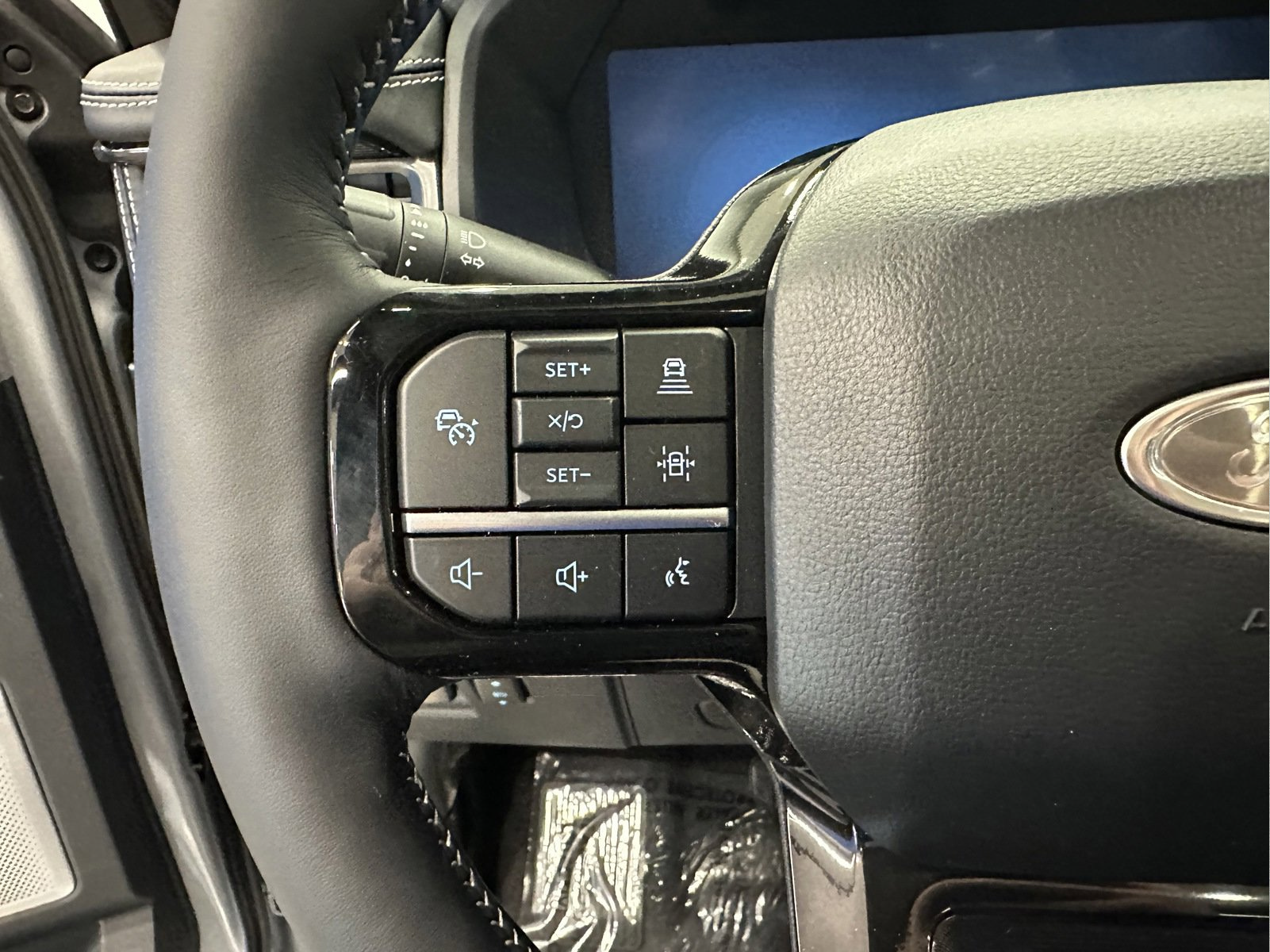 New 2023 Ford F150 Lightning Platinum AWD/4WD image 33