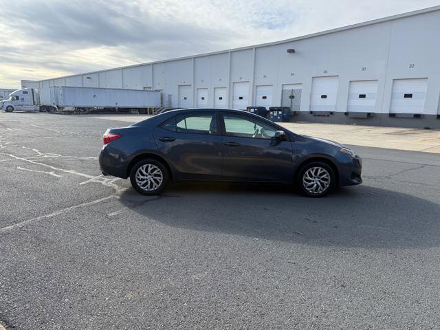 Used 2017 Toyota Corolla LE image 5
