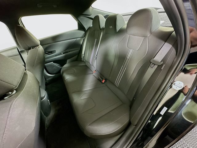 Certified 2025 Hyundai Elantra SEL FWD image 28