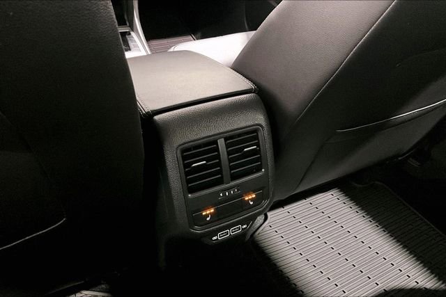 Used 2020 Volkswagen Passat 2.0T SEL image 10