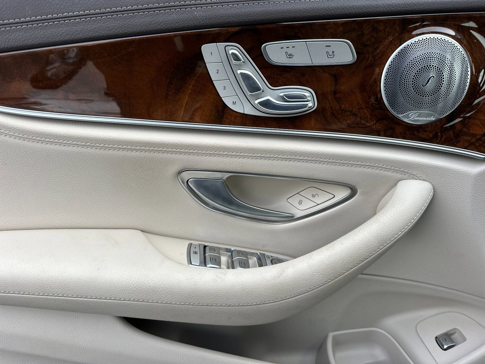 Used 2018 Mercedes-Benz E 300 4MATIC image 11