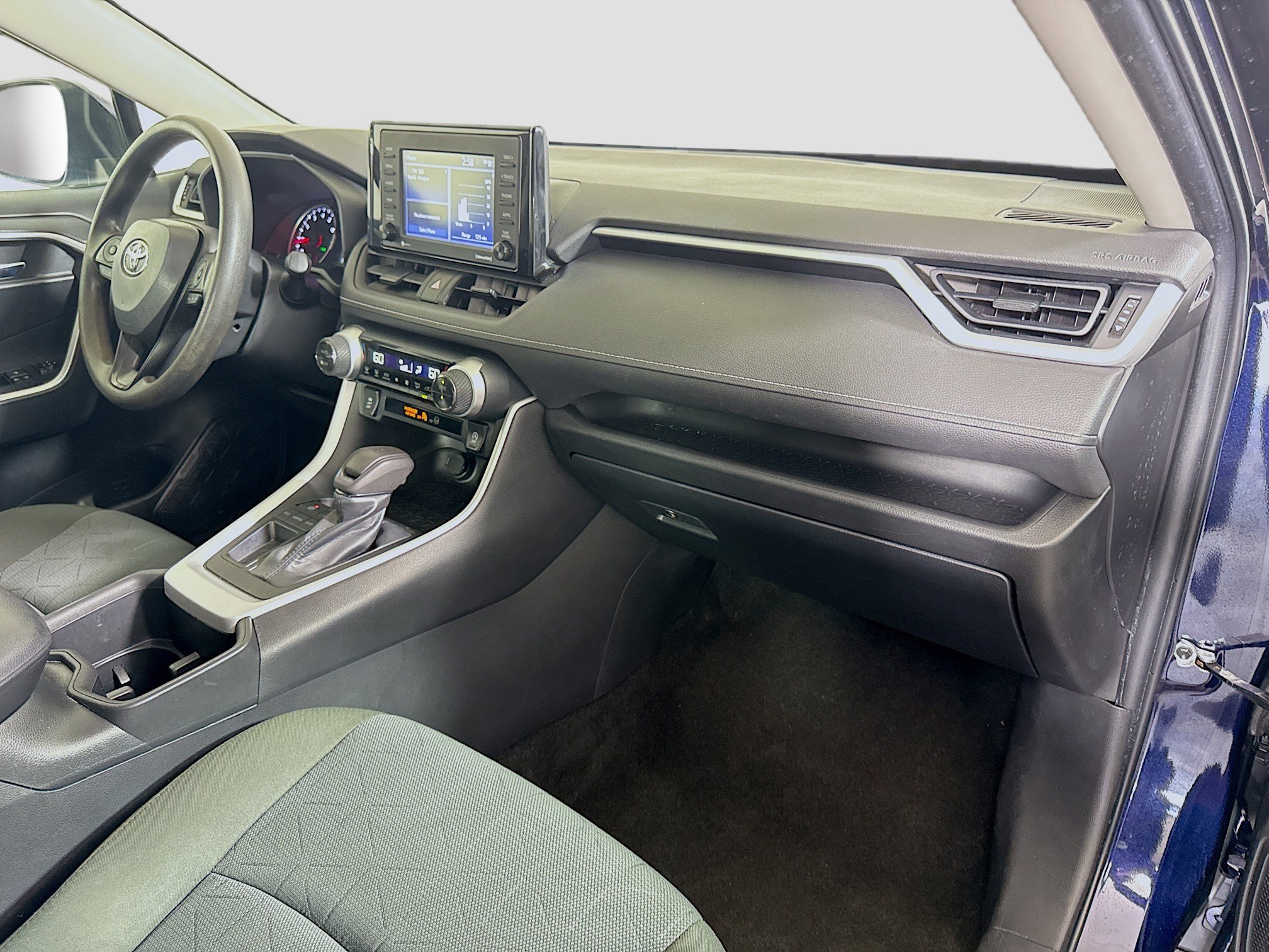 Used 2022 Toyota RAV4 XLE image 30