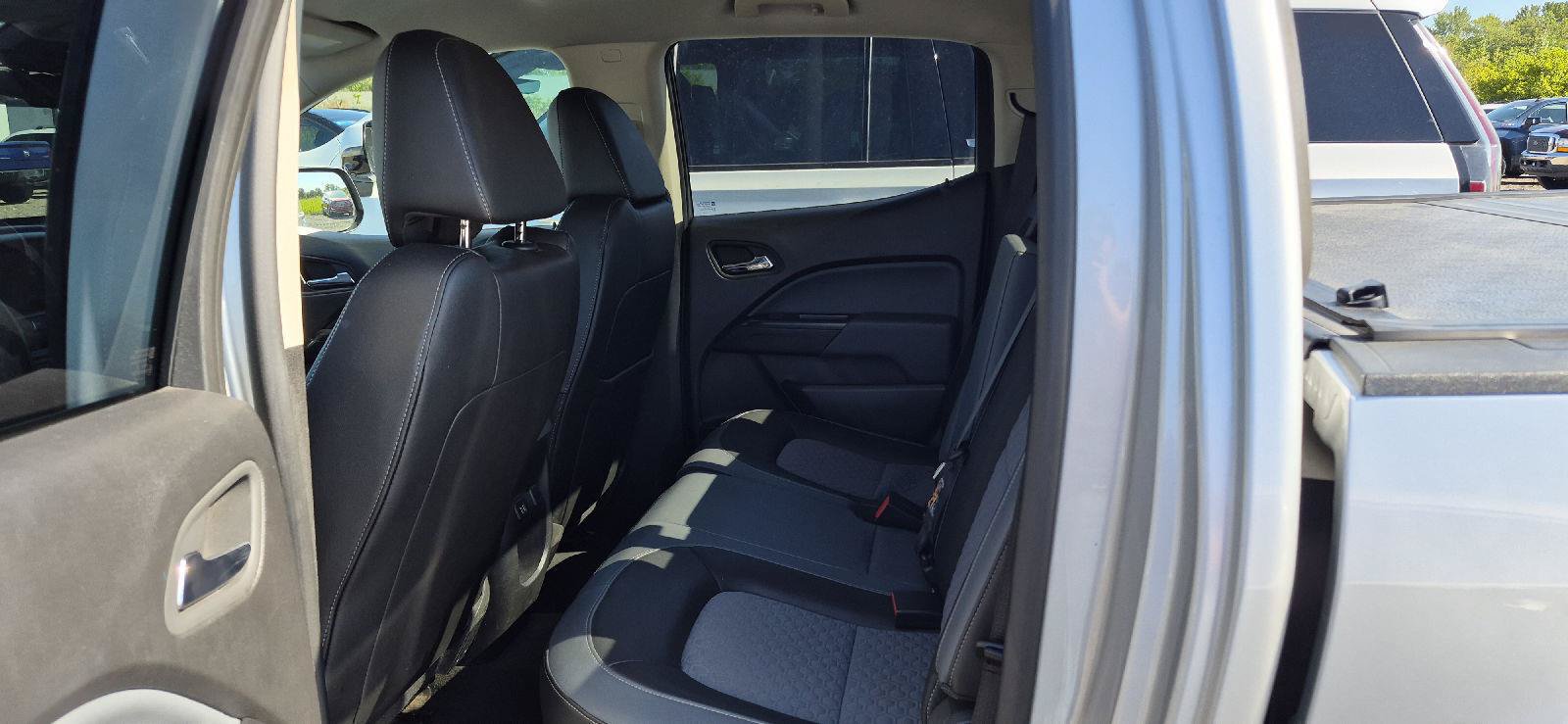 Used 2015 Chevrolet Colorado Z71 AWD/4WD image 7