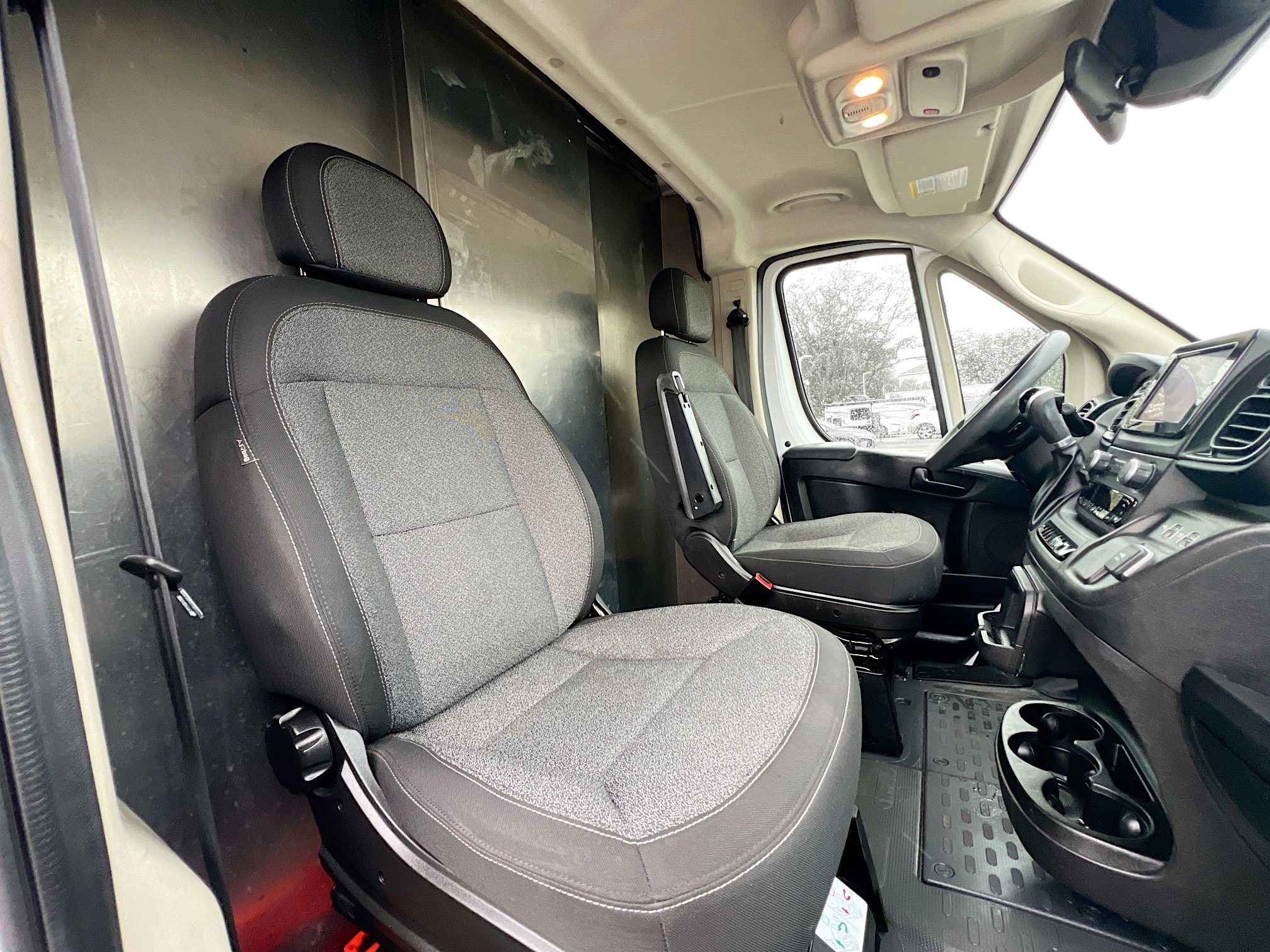 Used 2022 RAM ProMaster 2500 w/ Convenience Group image 32