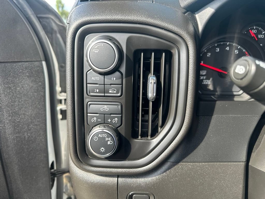 Certified 2022 Chevrolet Silverado 1500 Custom w/ LPO, Dark Essentials Package AWD/4WD image 11