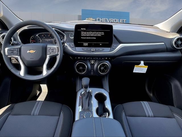 New 2026 Chevrolet Blazer LT w/ Midnight/Sport Edition FWD image 5