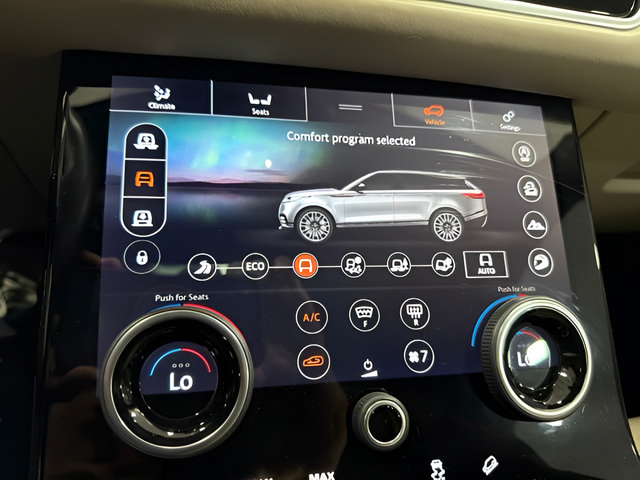 Used 2018 Land Rover Range Rover Velar R-Dynamic HSE AWD/4WD image 22