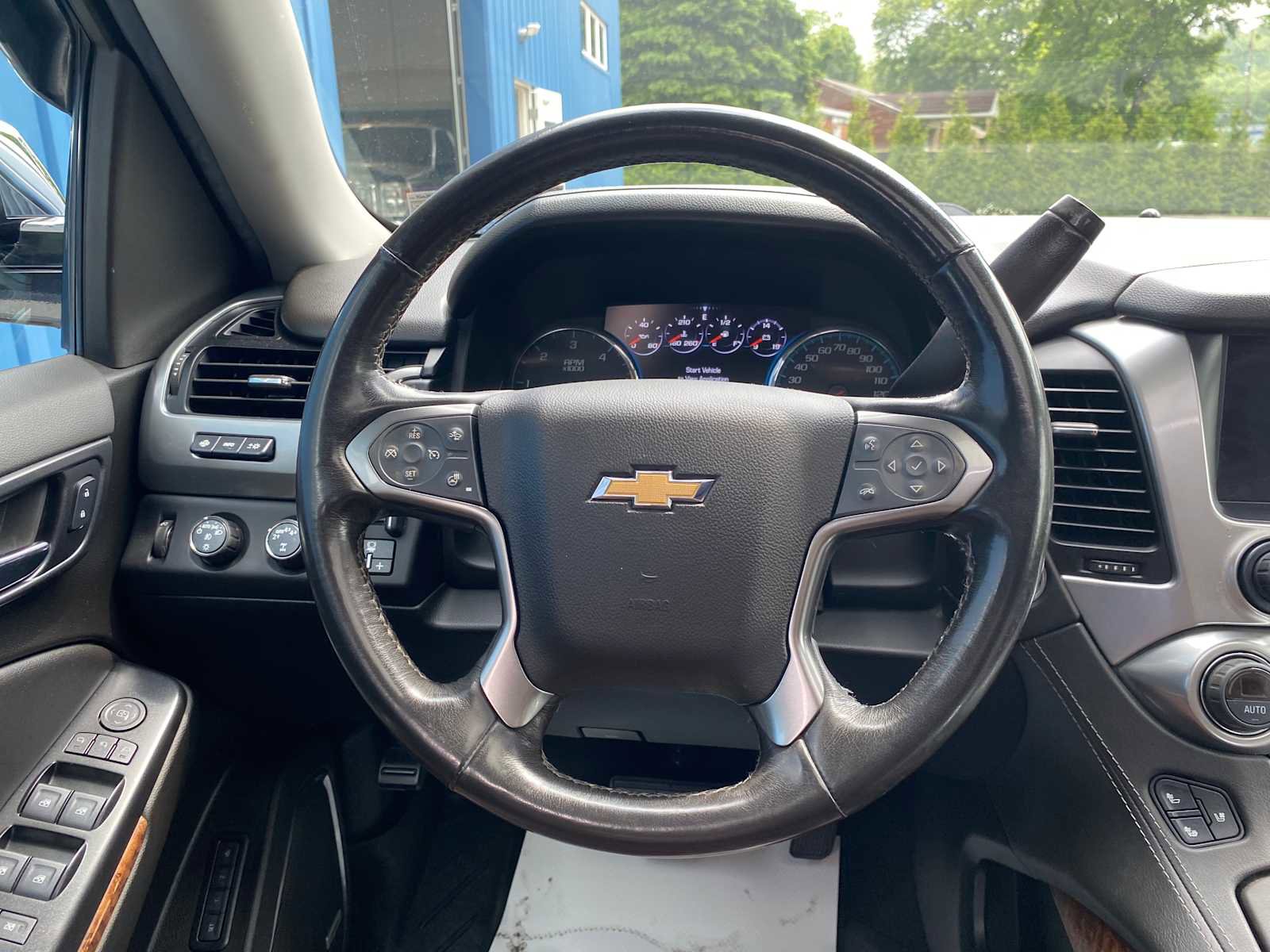 Used 2020 Chevrolet Suburban Premier w/ Premier Plus Edition image 16