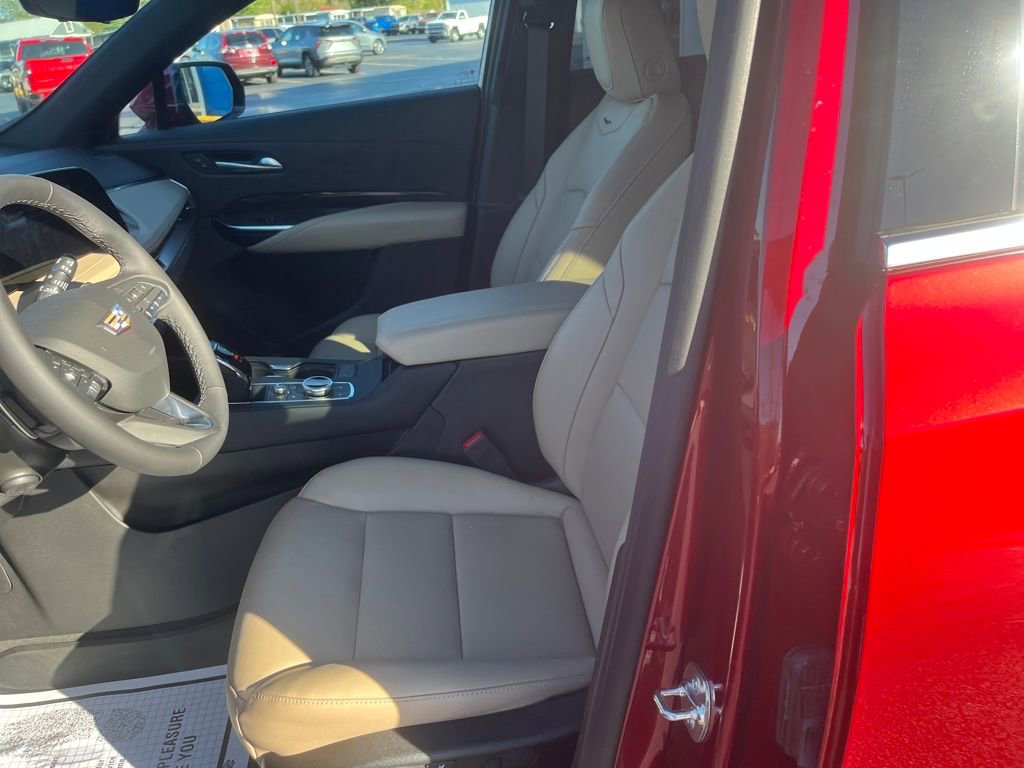 Used 2025 Cadillac XT4 Premium Luxury w/ Technology Package image 20