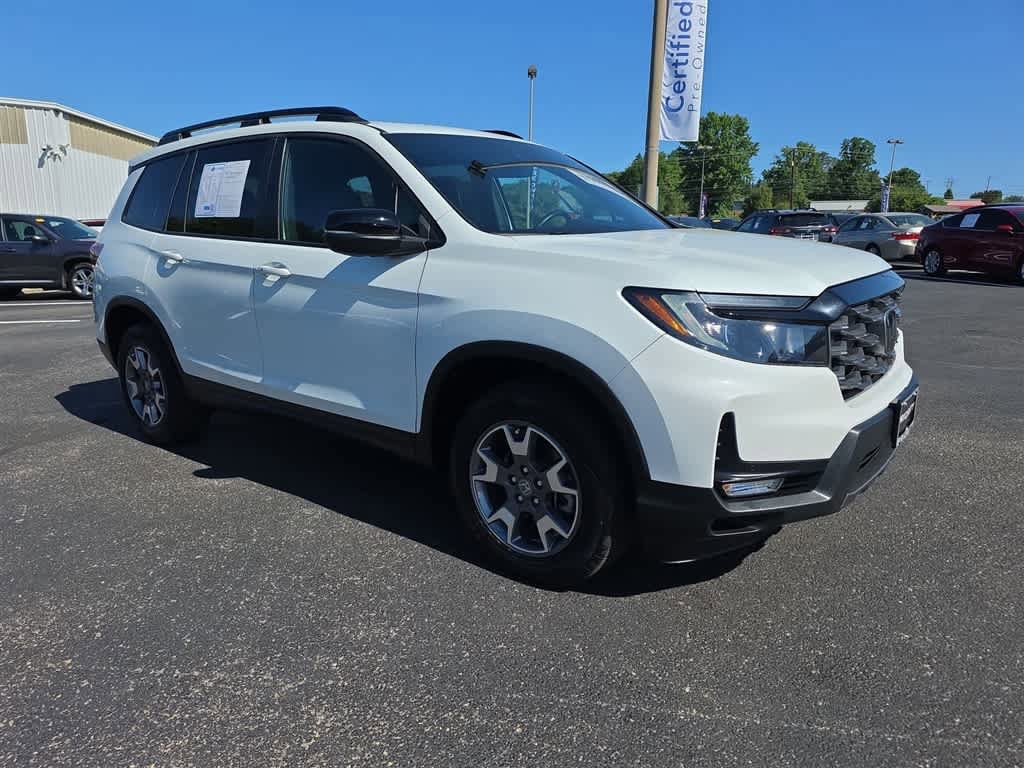 Certified 2023 Honda Passport TrailSport image 3