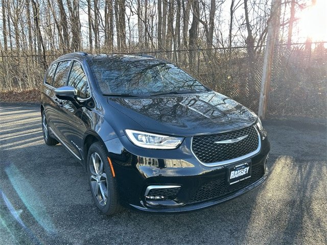 New 2026 Chrysler Pacifica Pinnacle AWD/4WD image 2