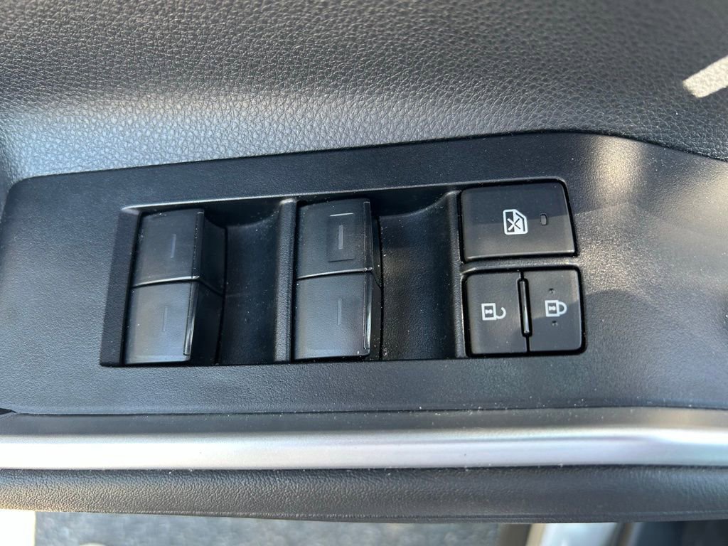 Used 2025 Toyota Highlander XSE image 17