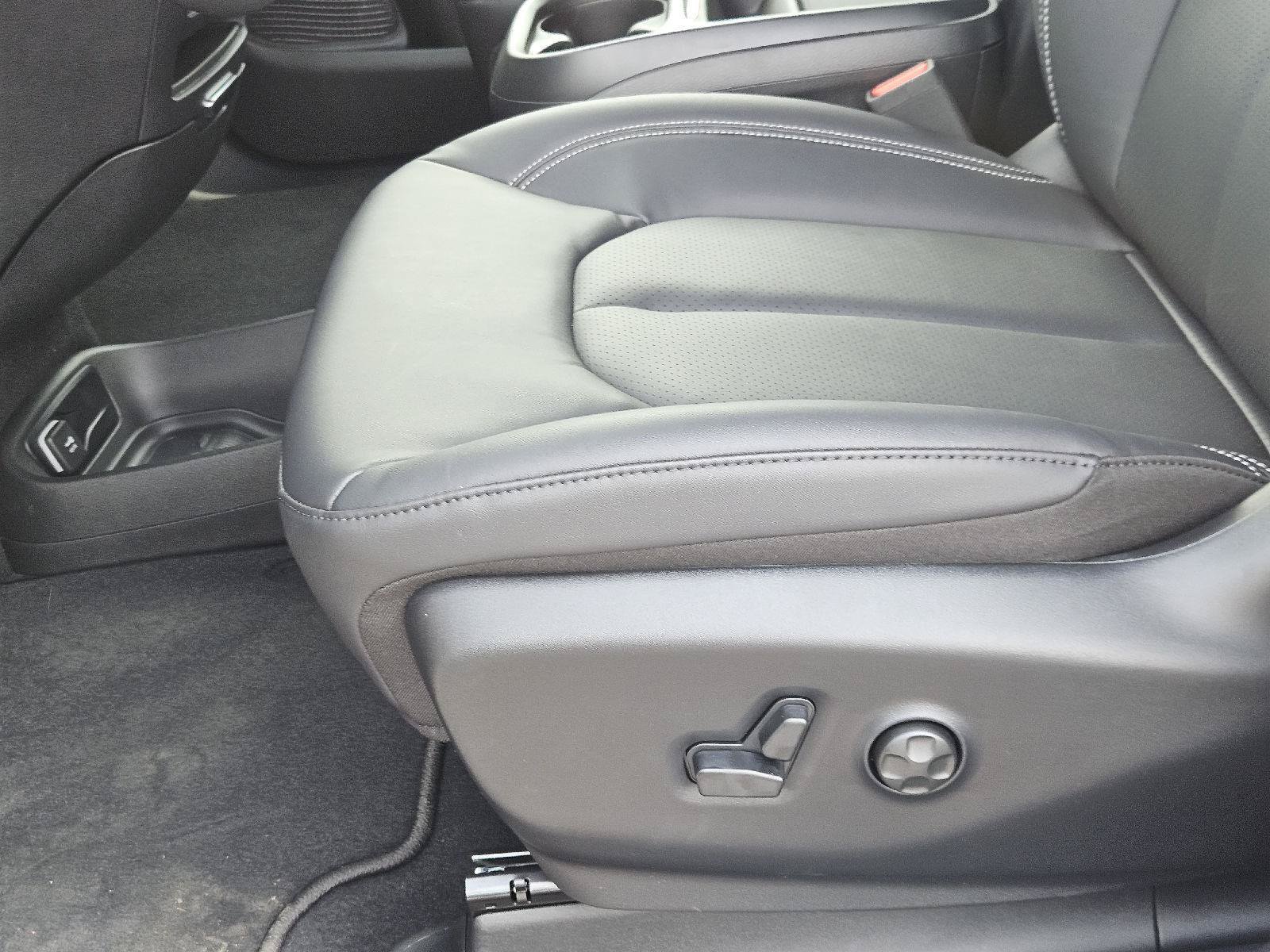 New 2027 Chrysler Pacifica LX FWD image 20