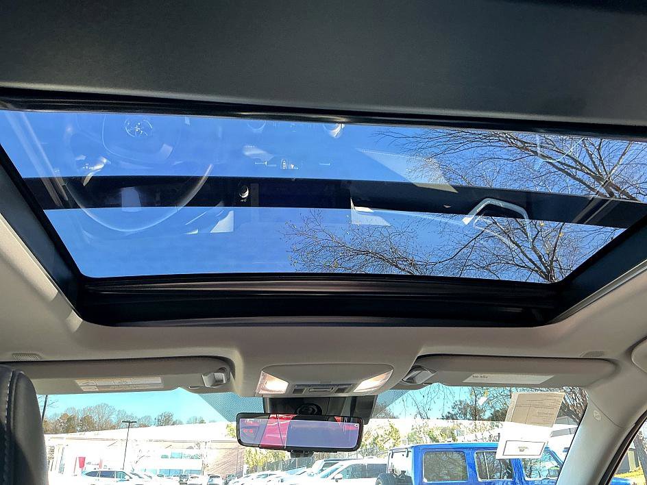 Used 2023 Toyota RAV4 Limited image 24