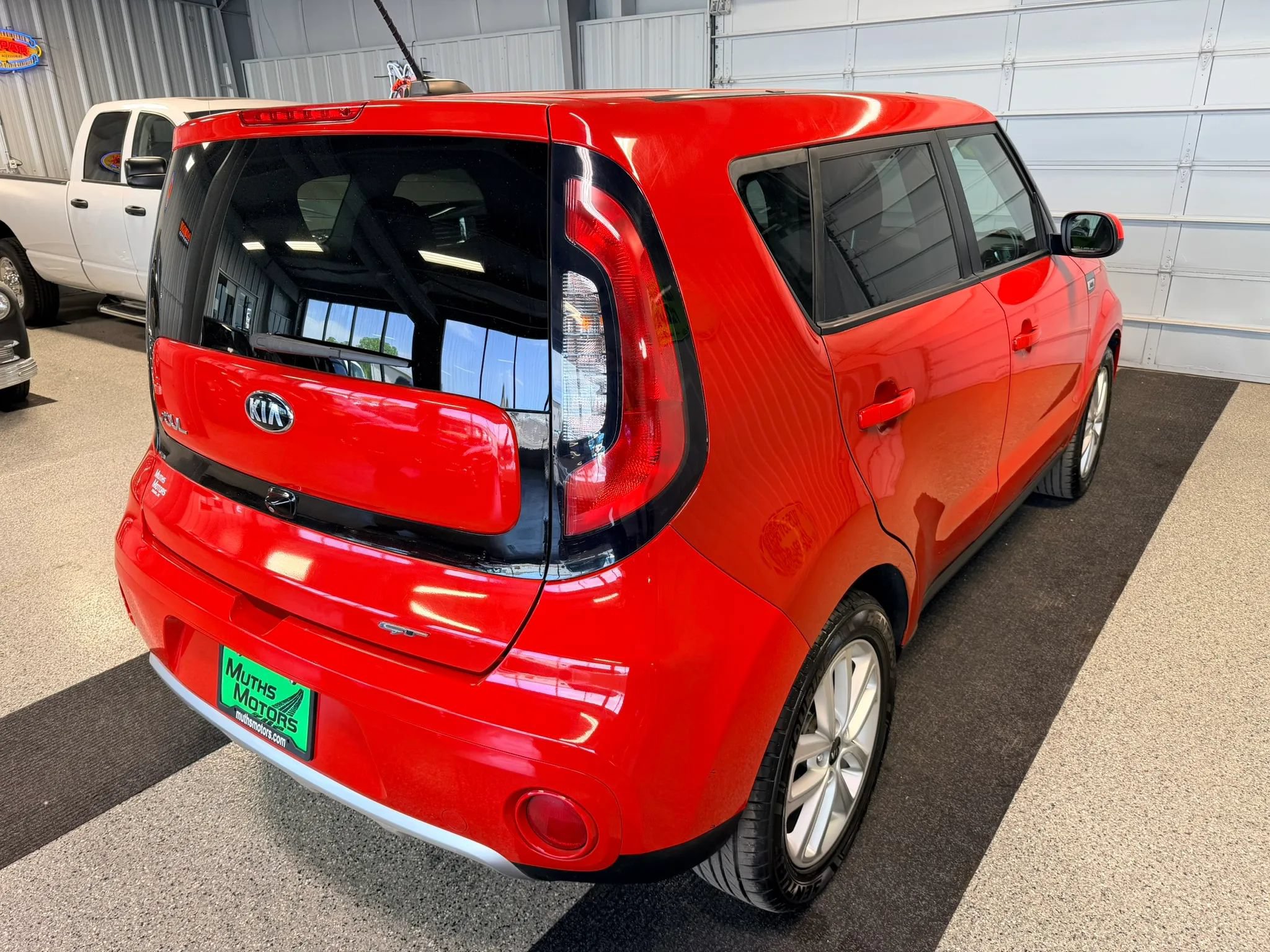 Used 2018 Kia Soul + FWD image 3