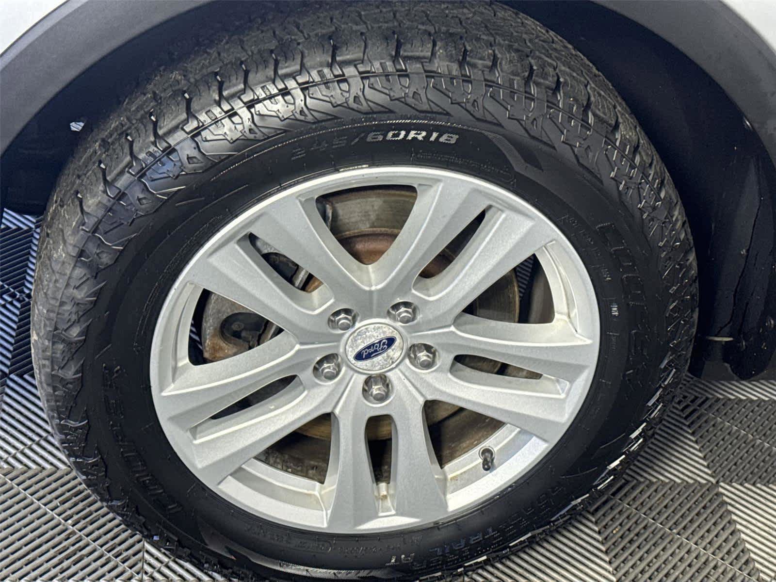 Used 2018 Ford Explorer XLT AWD/4WD image 10