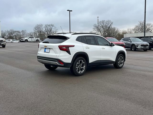 Certified 2025 Chevrolet Trax LT w/ LT Convenience Package image 4