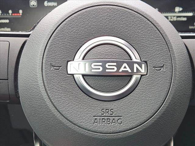 Used 2025 Nissan Kicks SR FWD image 13