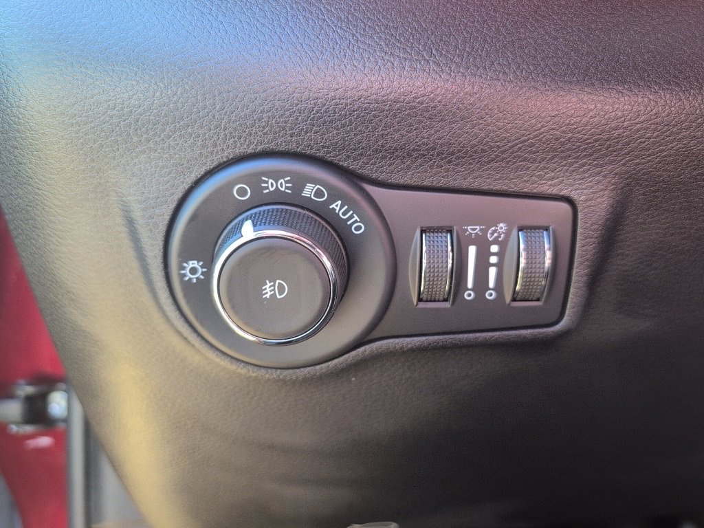 Used 2022 Jeep Compass Limited image 23