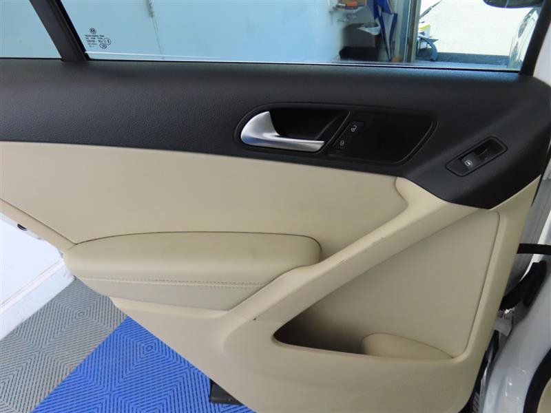Used 2017 Volkswagen Tiguan S FWD image 31