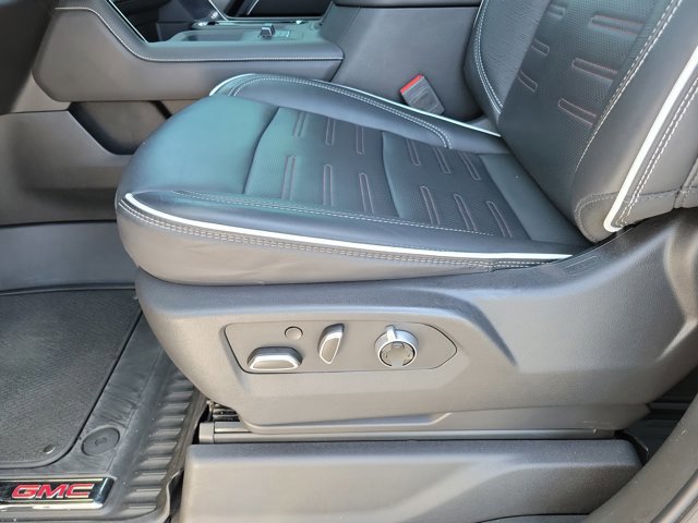 Used 2025 GMC Sierra 2500 AT4X AWD/4WD image 13