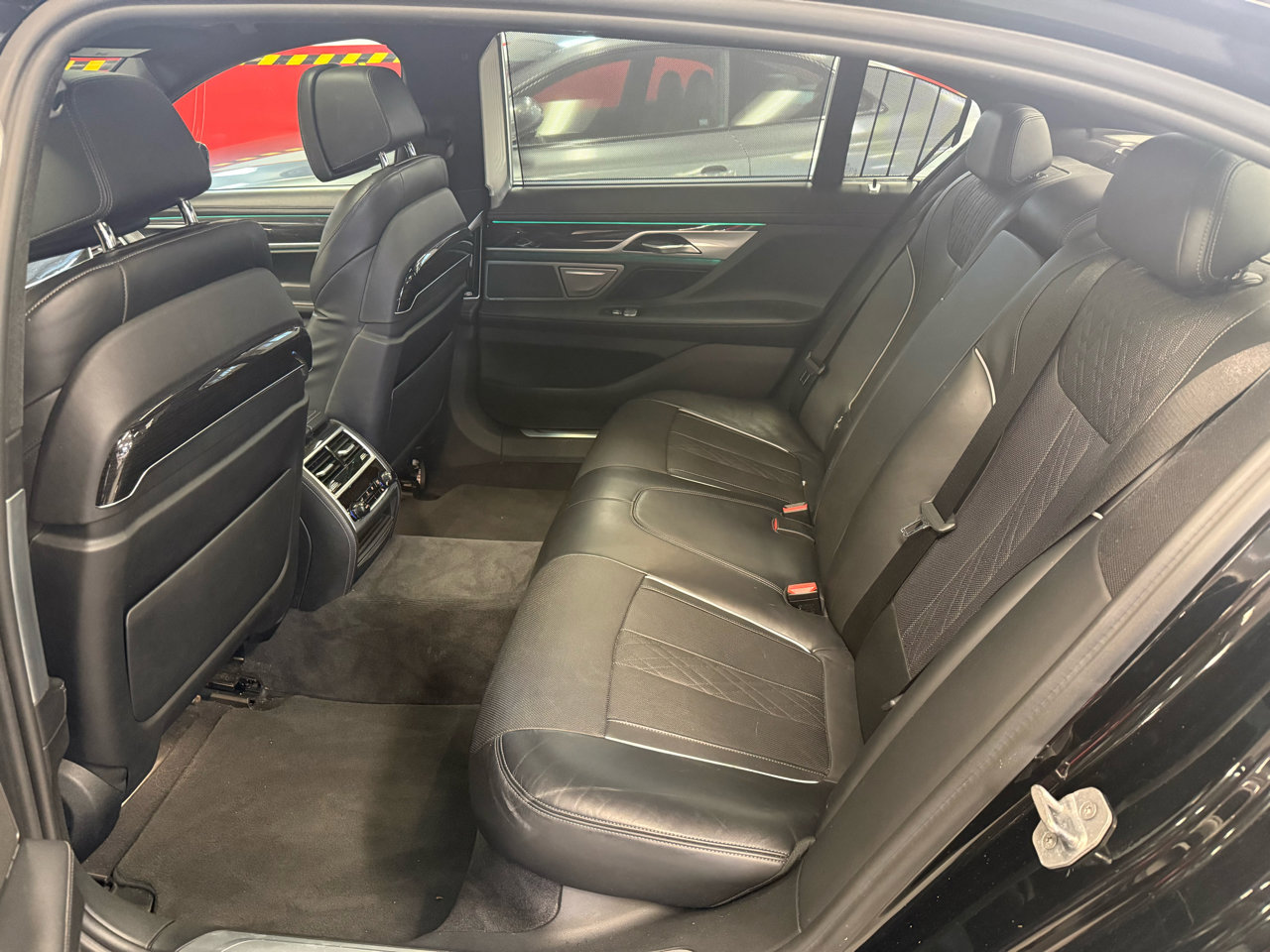 Used 2017 BMW 750i xDrive image 30