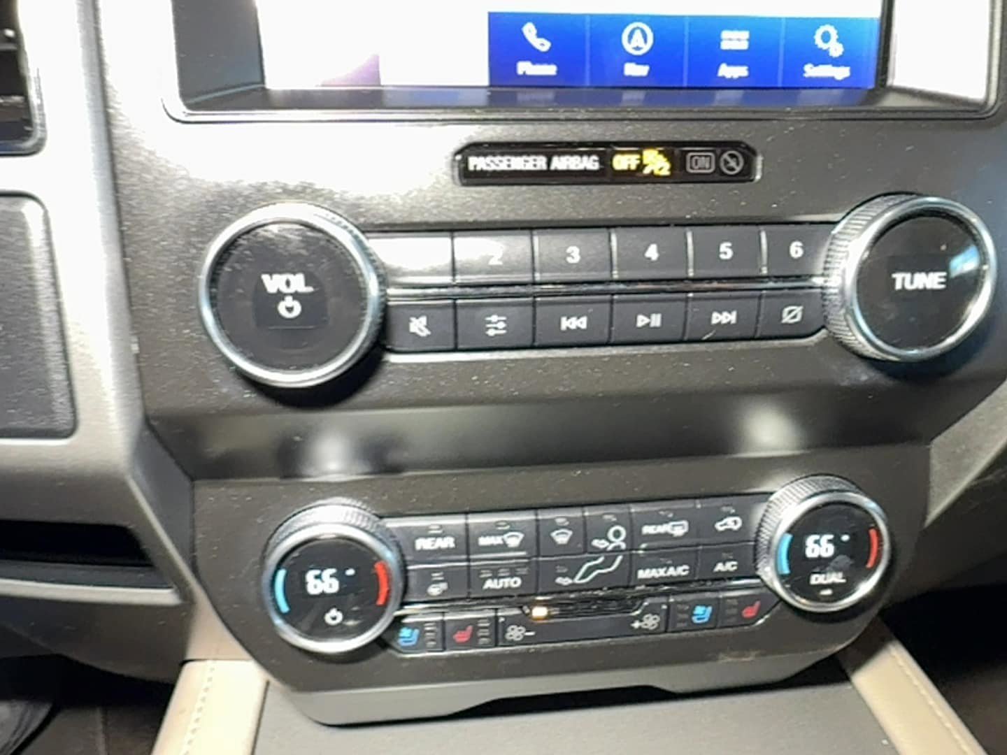 Used 2020 Ford Expedition XLT w/ Equipment Group 202A AWD/4WD image 30