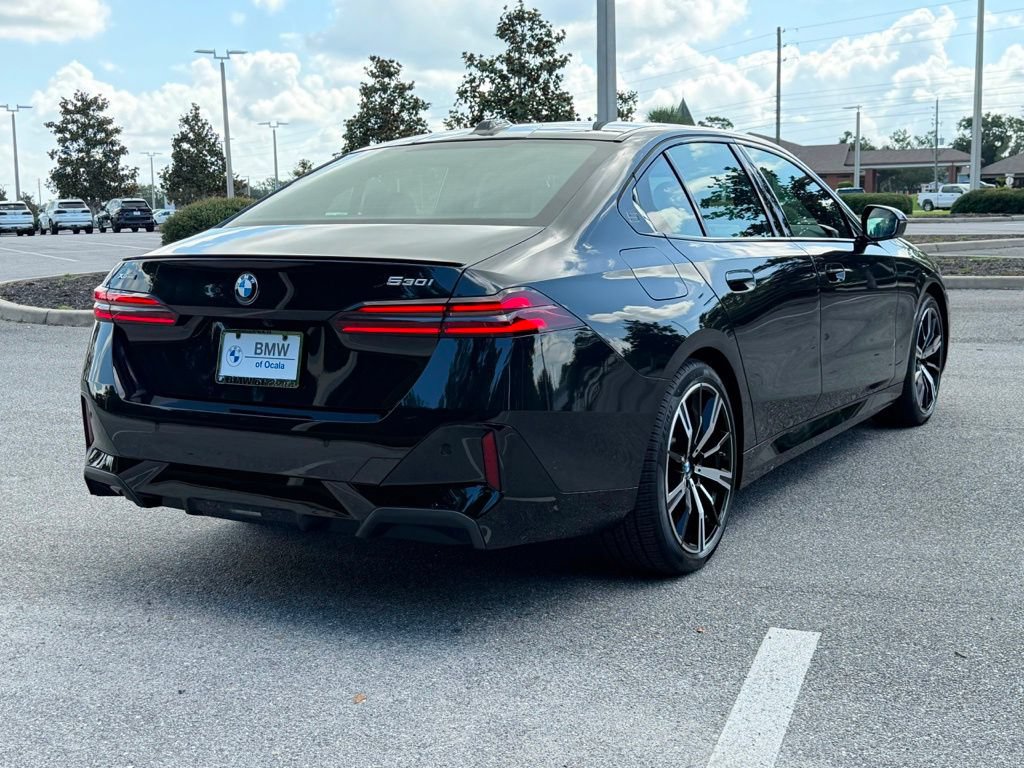 Used 2026 BMW 530i xDrive w/ M Sport Package AWD/4WD image 5