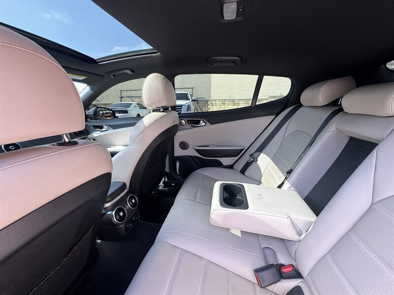 Used 2018 Kia Stinger GT2 AWD/4WD image 27