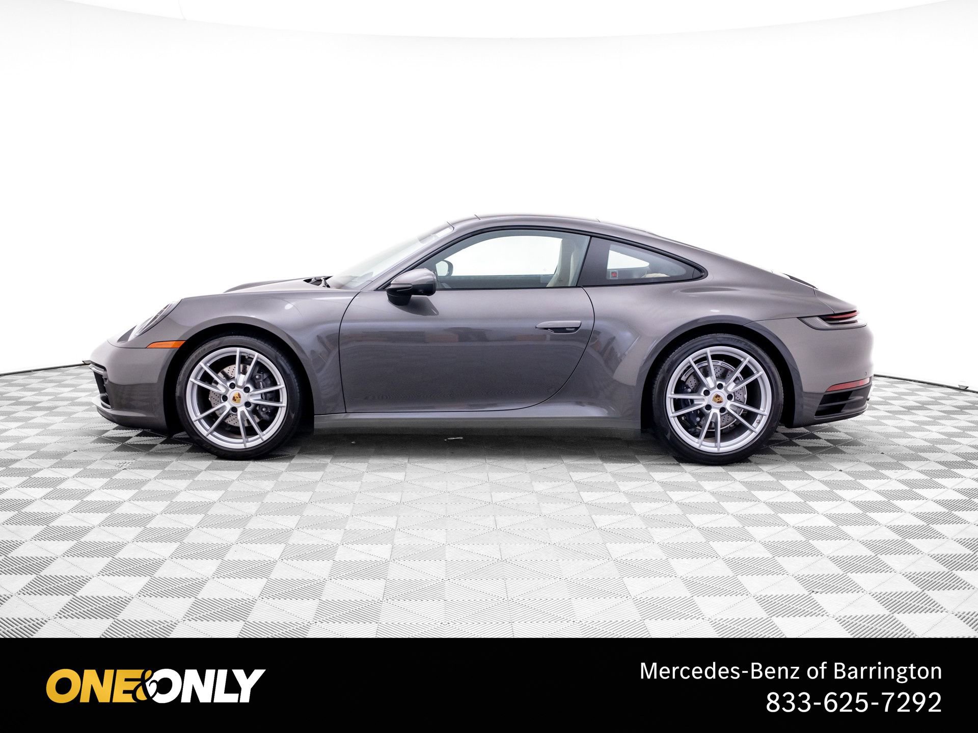 Used 2022 Porsche 911 Carrera RWD image 2