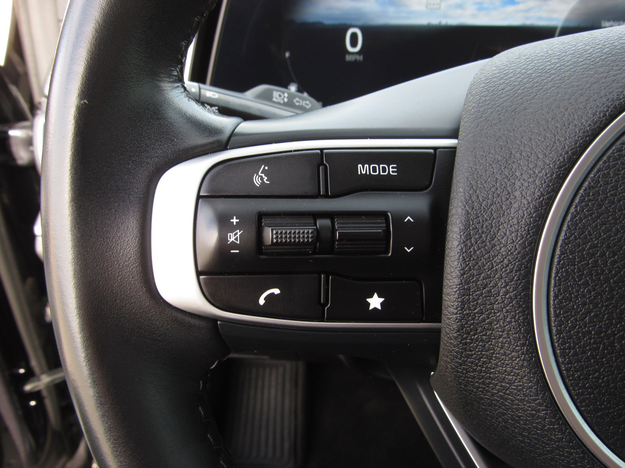 Used 2024 Kia Sportage SX image 28