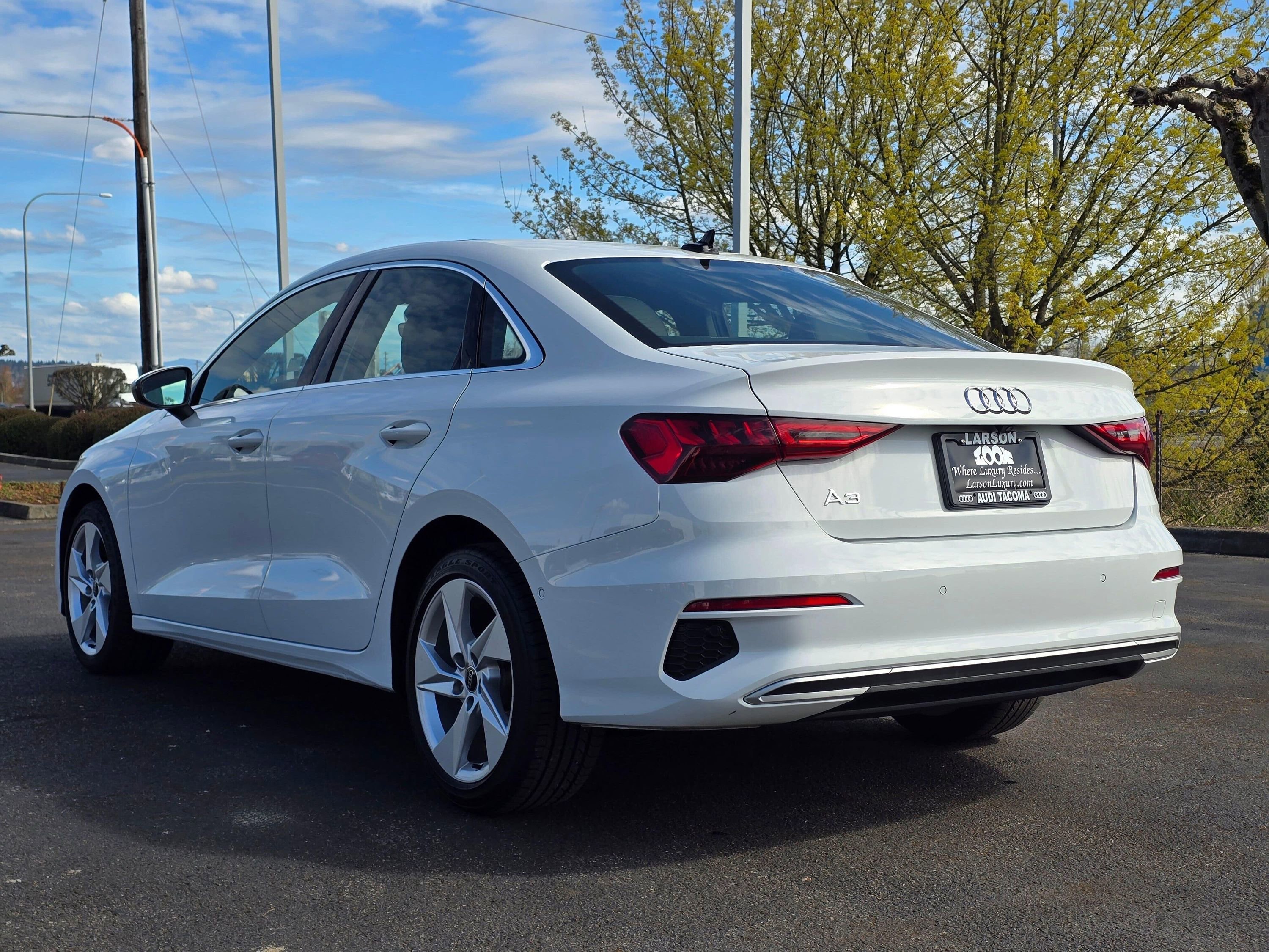 Used 2023 Audi A3 2.0T Premium Plus w/ Premium Plus Package image 4