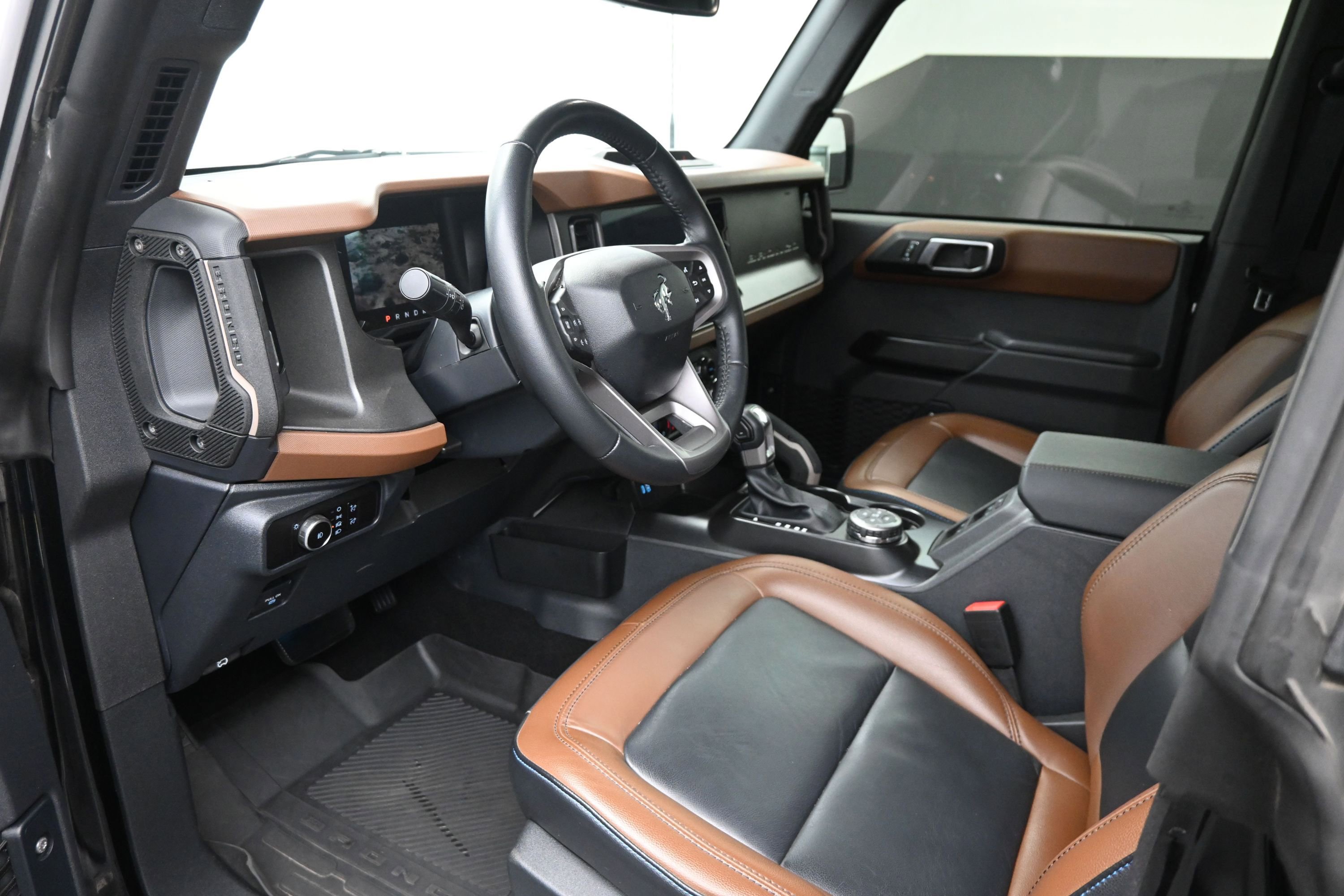 Used 2024 Ford Bronco Outer Banks w/ Sasquatch Package AWD/4WD image 12