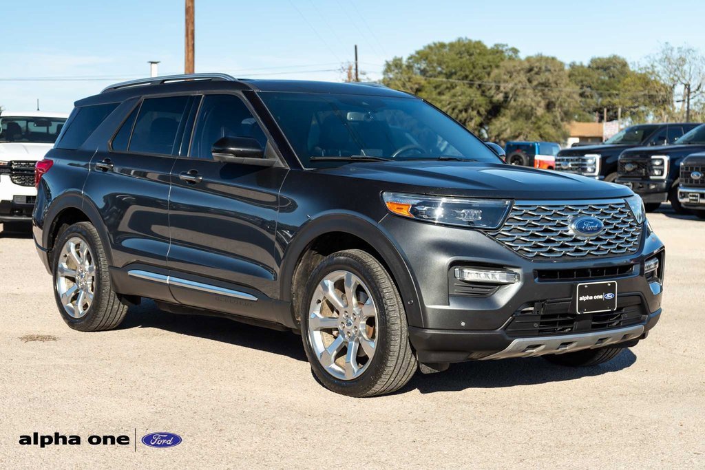 Used 2020 Ford Explorer Platinum w/ Premium Technology Package image 3