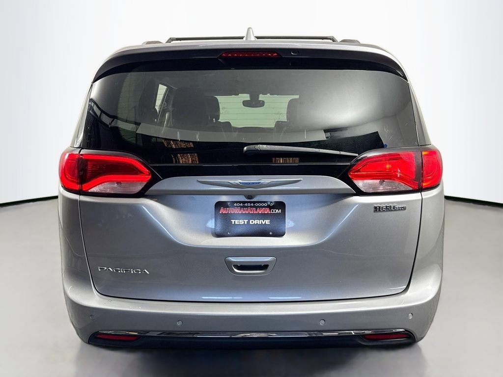 Used 2018 Chrysler Pacifica Touring-L FWD image 6