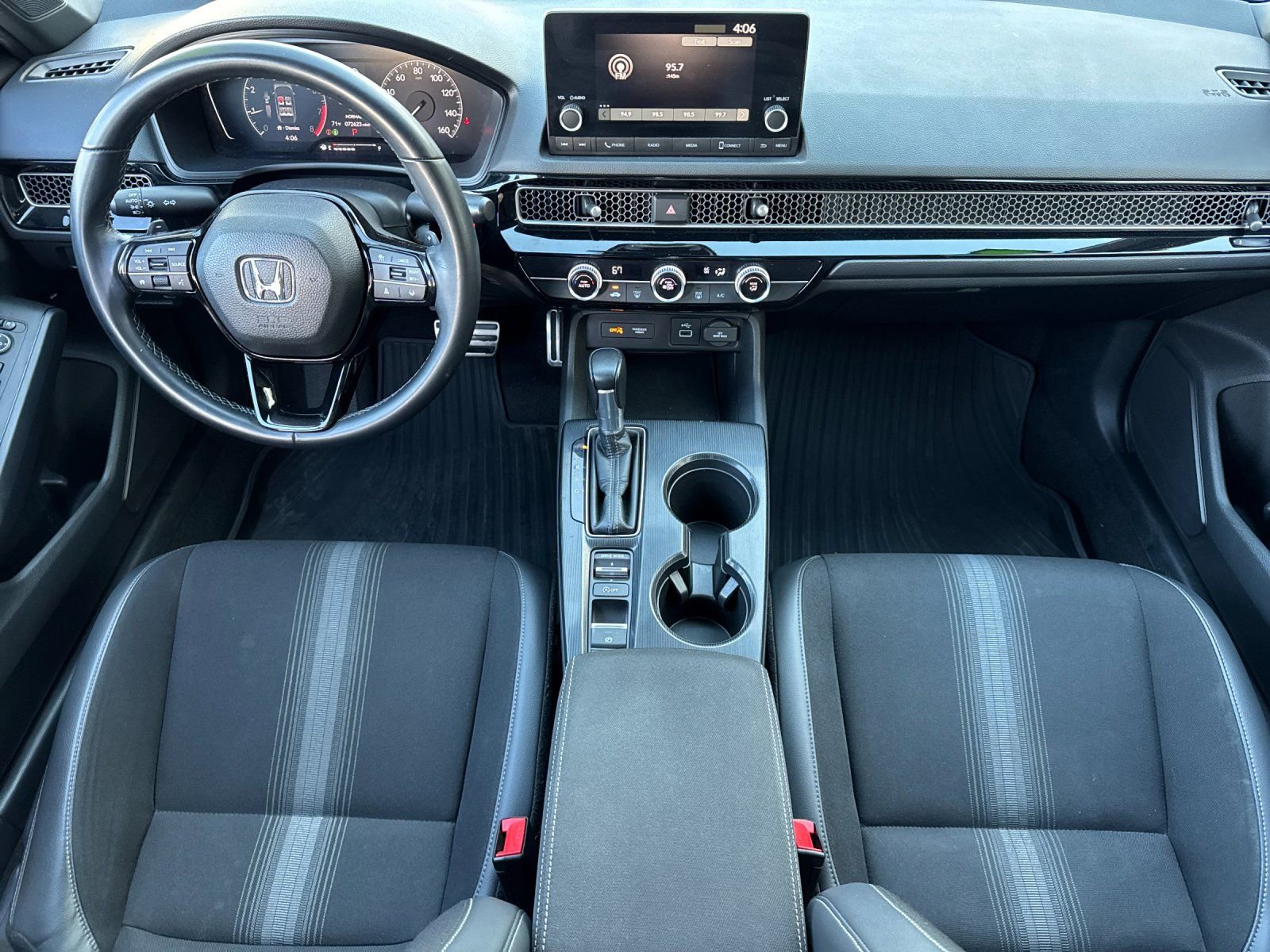 Used 2022 Honda Civic Sport image 13