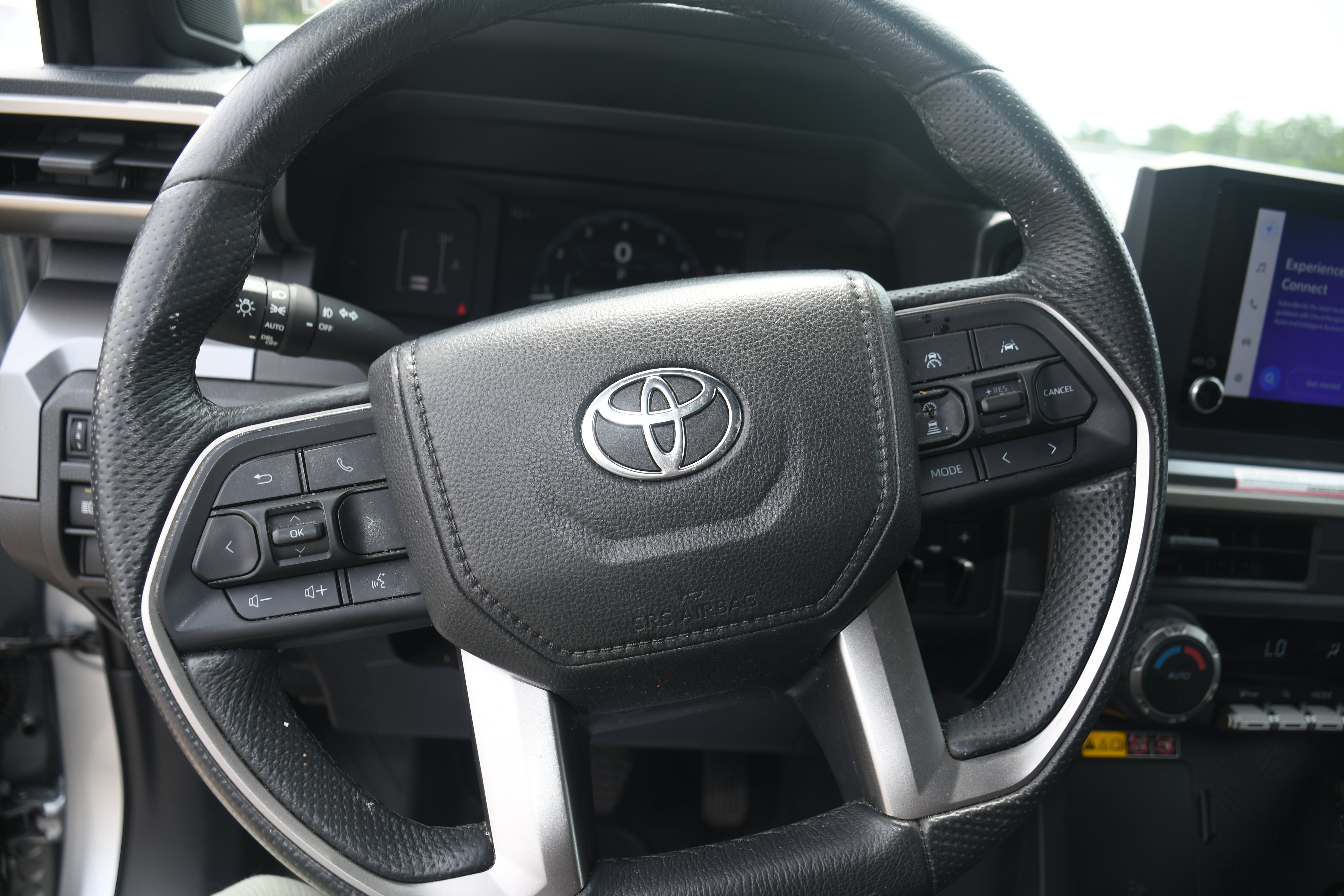 Certified 2024 Toyota Tacoma SR5 w/ SR5 Upgrade Package AWD/4WD image 12